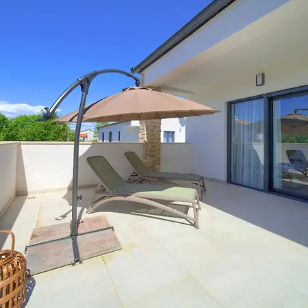 Villa - Bellissima With Private Heated Pool And Table Tennis - Smart Tv Malinska
