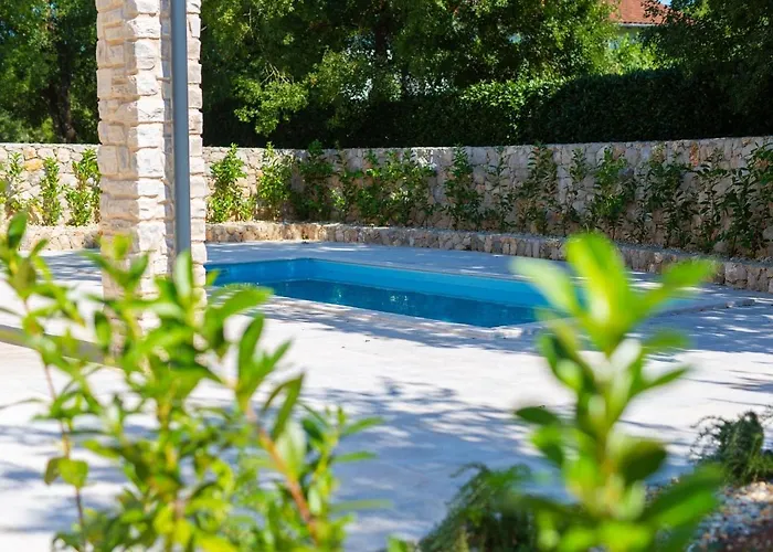 Villa Bellissima Malinska - Privater Pool, 4 Schlafzimmer, Ruhige Lage
