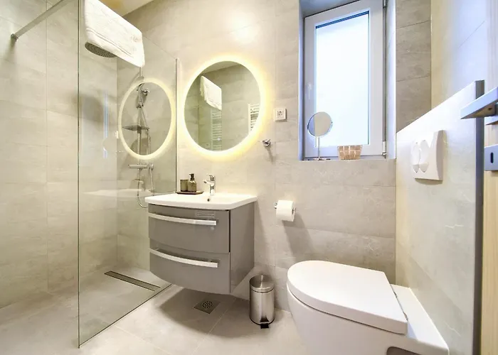 Villa Bellissima Malinska - Privater Pool, 4 Schlafzimmer, Ruhige Lage Vila *