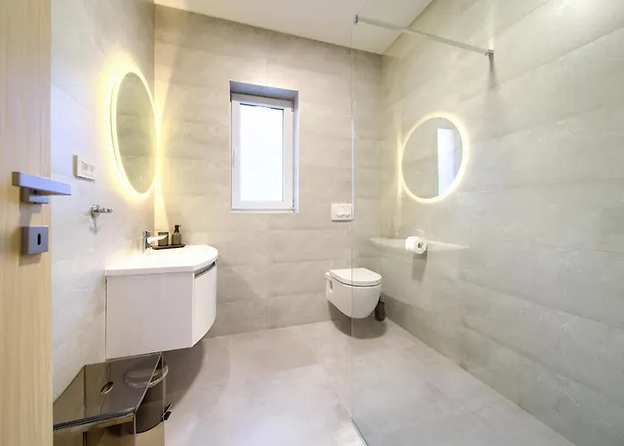 Vila Villa Bellissima Malinska - Privater Pool, 4 Schlafzimmer, Ruhige Lage