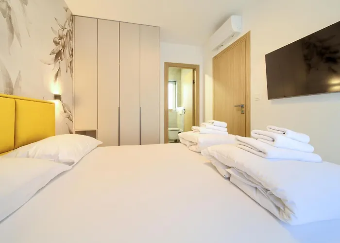 Villa Bellissima Malinska - Privater Pool, 4 Schlafzimmer, Ruhige Lage * Malinska