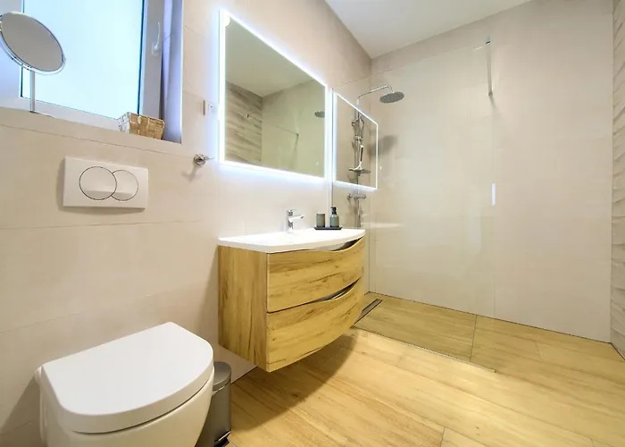 Vila Villa Bellissima Malinska - Privater Pool, 4 Schlafzimmer, Ruhige Lage *