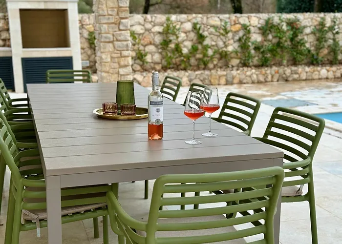 Villa Bellissima Malinska - Privater Pool, 4 Schlafzimmer, Ruhige Lage * Malinska