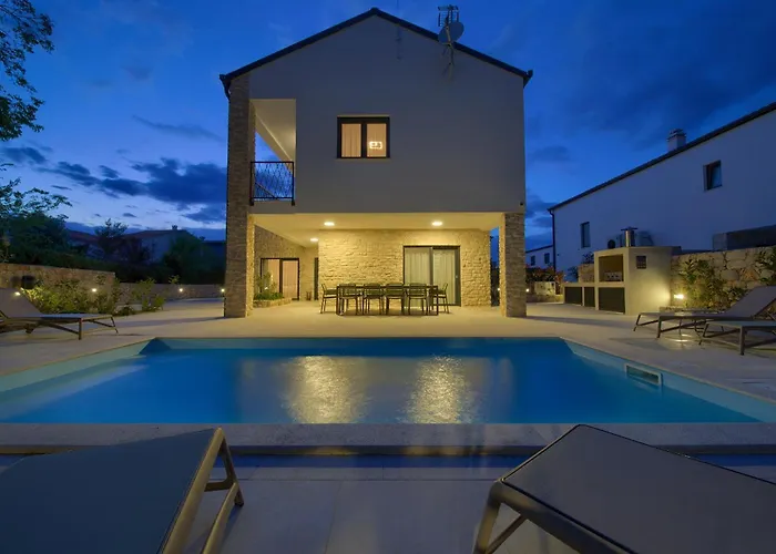 Villa Bellissima Malinska - Privater Pool, 4 Schlafzimmer, Ruhige Lage Vila *