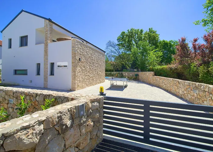 Villa Bellissima Malinska - Privater Pool, 4 Schlafzimmer, Ruhige Lage * Malinska