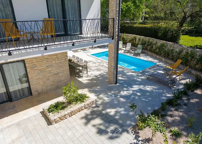Villa Bellissima Malinska - Privater Pool, 4 Schlafzimmer, Ruhige Lage *