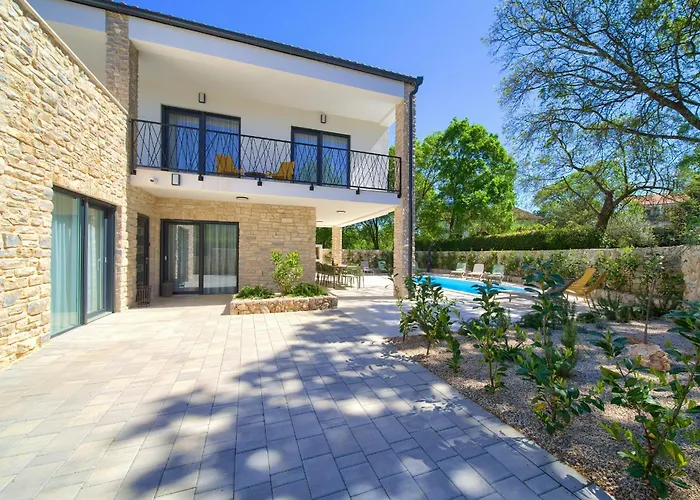 Villa Bellissima Malinska - Privater Pool, 4 Schlafzimmer, Ruhige Lage Vila
