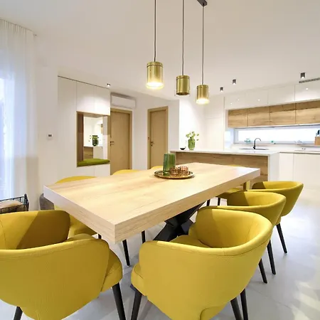 - Bellissima With Private Heated Pool And Table Tennis - Smart Tv * Malinska