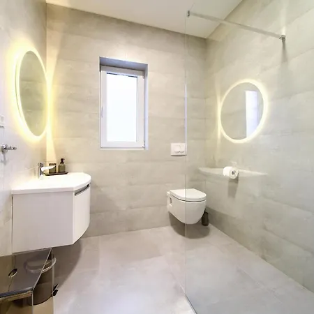 Villa - Bellissima With Private Heated Pool And Table Tennis - Smart Tv