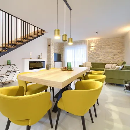 - Bellissima With Private Heated Pool And Table Tennis - Smart Tv 빌라 *