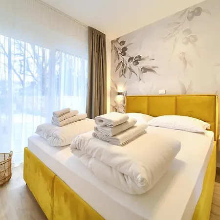 - Bellissima With Private Heated Pool And Table Tennis - Smart Tv *
