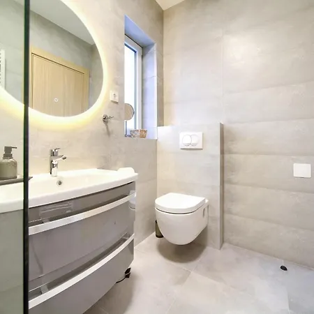 Villa - Bellissima With Private Heated Pool And Table Tennis - Smart Tv