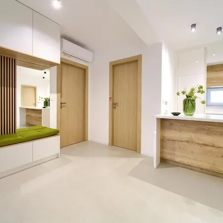 - Bellissima With Private Heated Pool And Table Tennis - Smart Tv Villa
