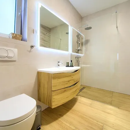 Villa - Bellissima With Private Heated Pool And Table Tennis - Smart Tv *