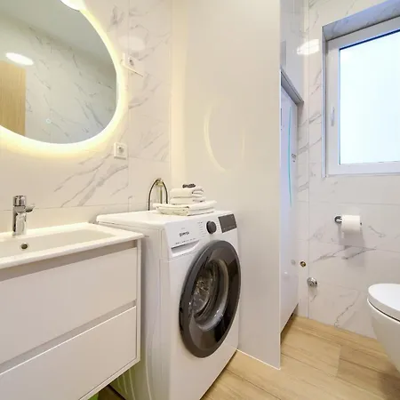 - Bellissima With Private Heated Pool And Table Tennis - Smart Tv *
