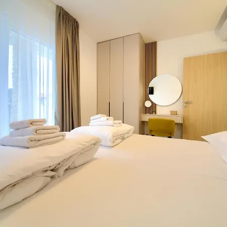 - Bellissima With Private Heated Pool And Table Tennis - Smart Tv