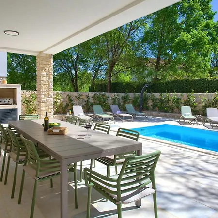 - Bellissima With Private Heated Pool And Table Tennis - Smart Tv