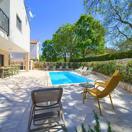 - Bellissima With Private Heated Pool And Table Tennis - Smart Tv Villa