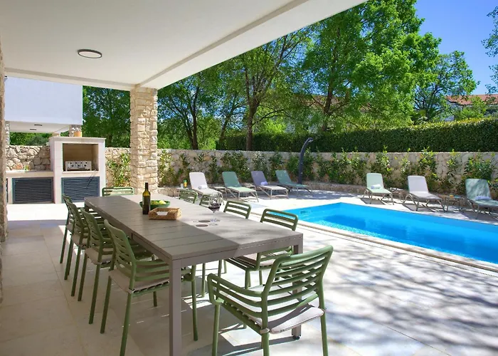 Villa Bellissima Malinska - Privater Pool, 4 Schlafzimmer, Ruhige Lage
