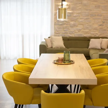 Villa - Bellissima With Private Heated Pool And Table Tennis - Smart Tv *