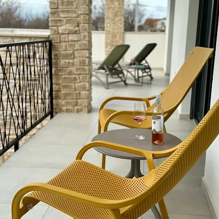 - Bellissima With Private Heated Pool And Table Tennis - Smart Tv *